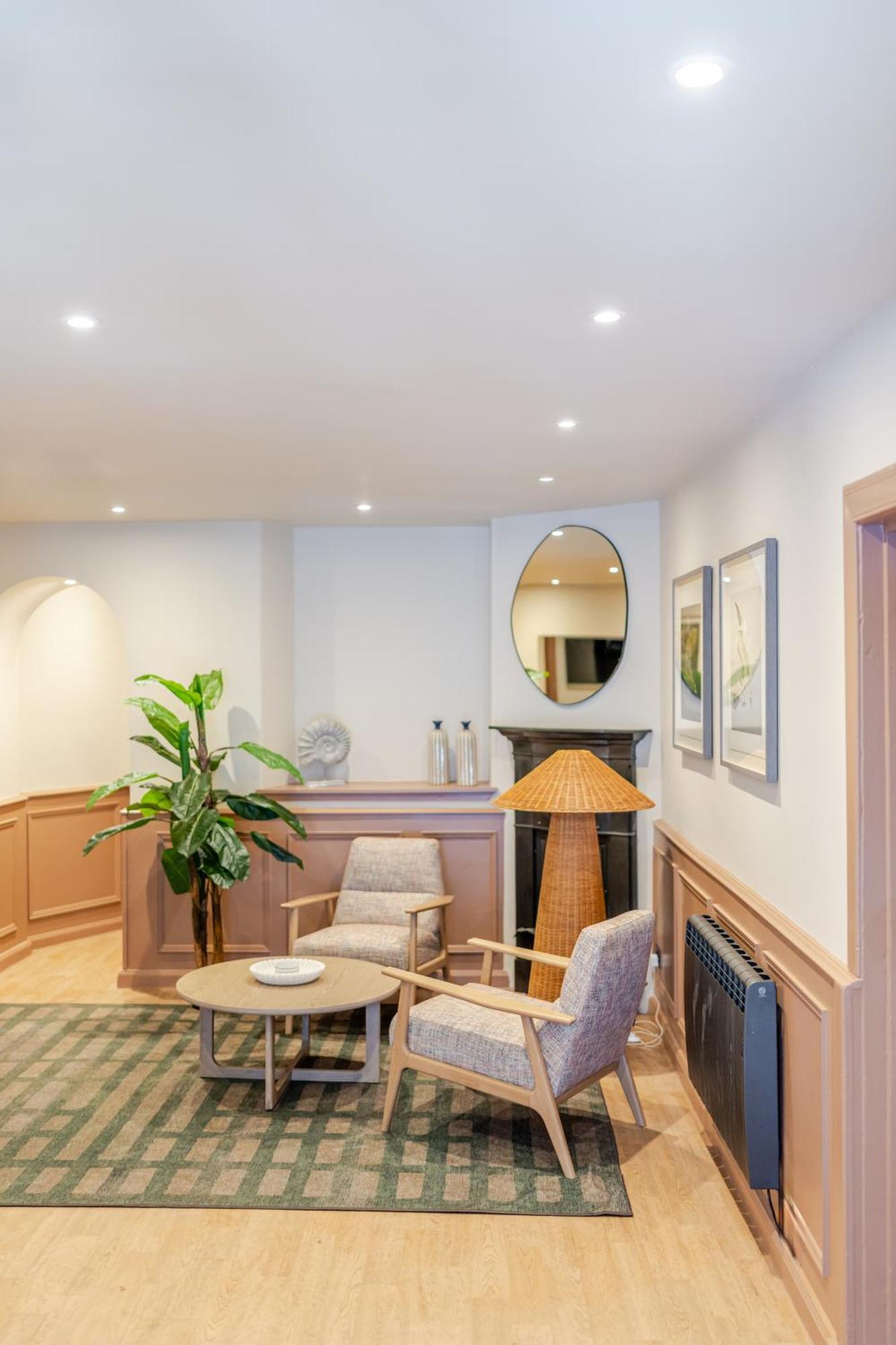 Grove House Hotel 3*