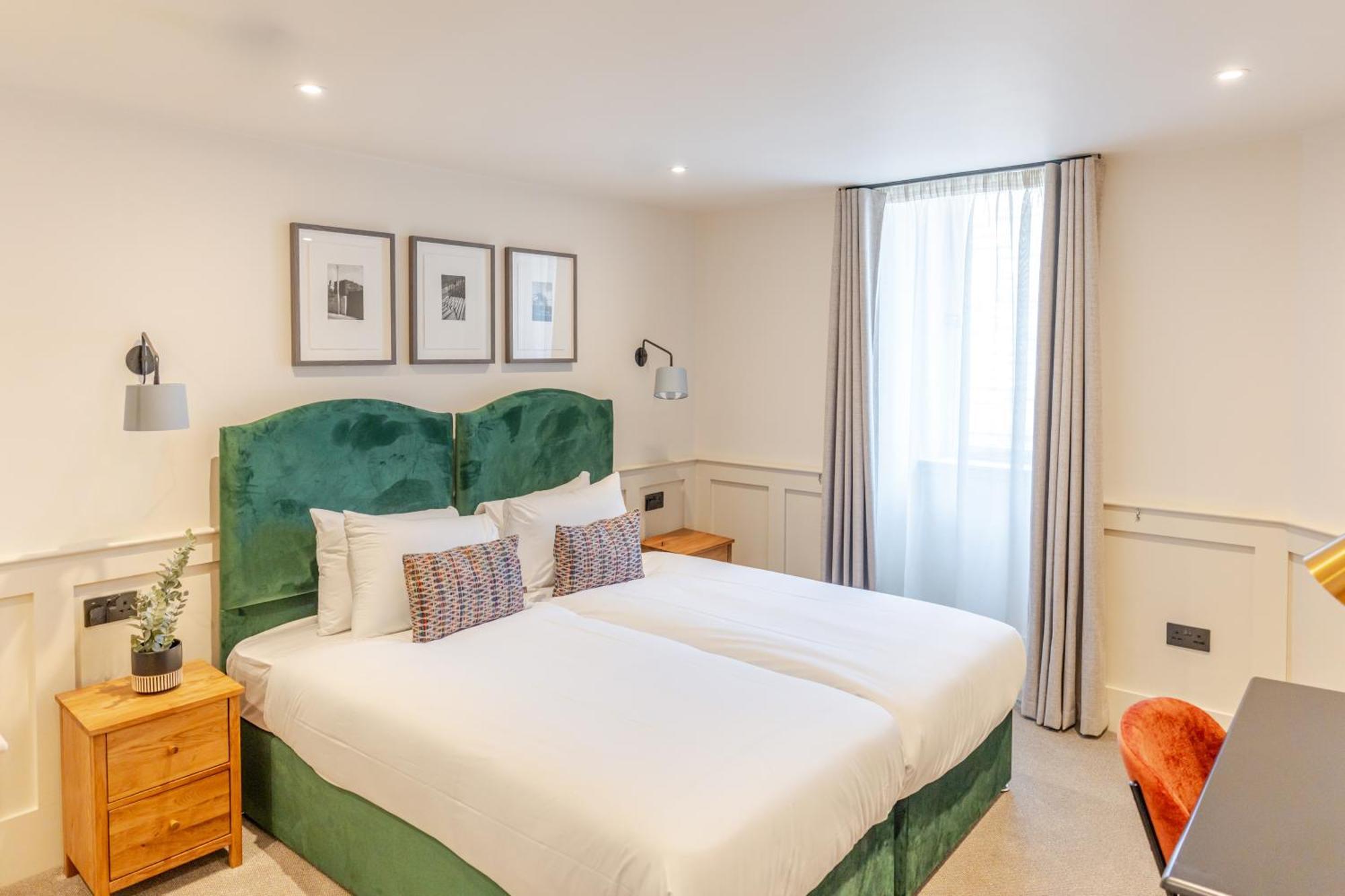Hotel Grove House 3*