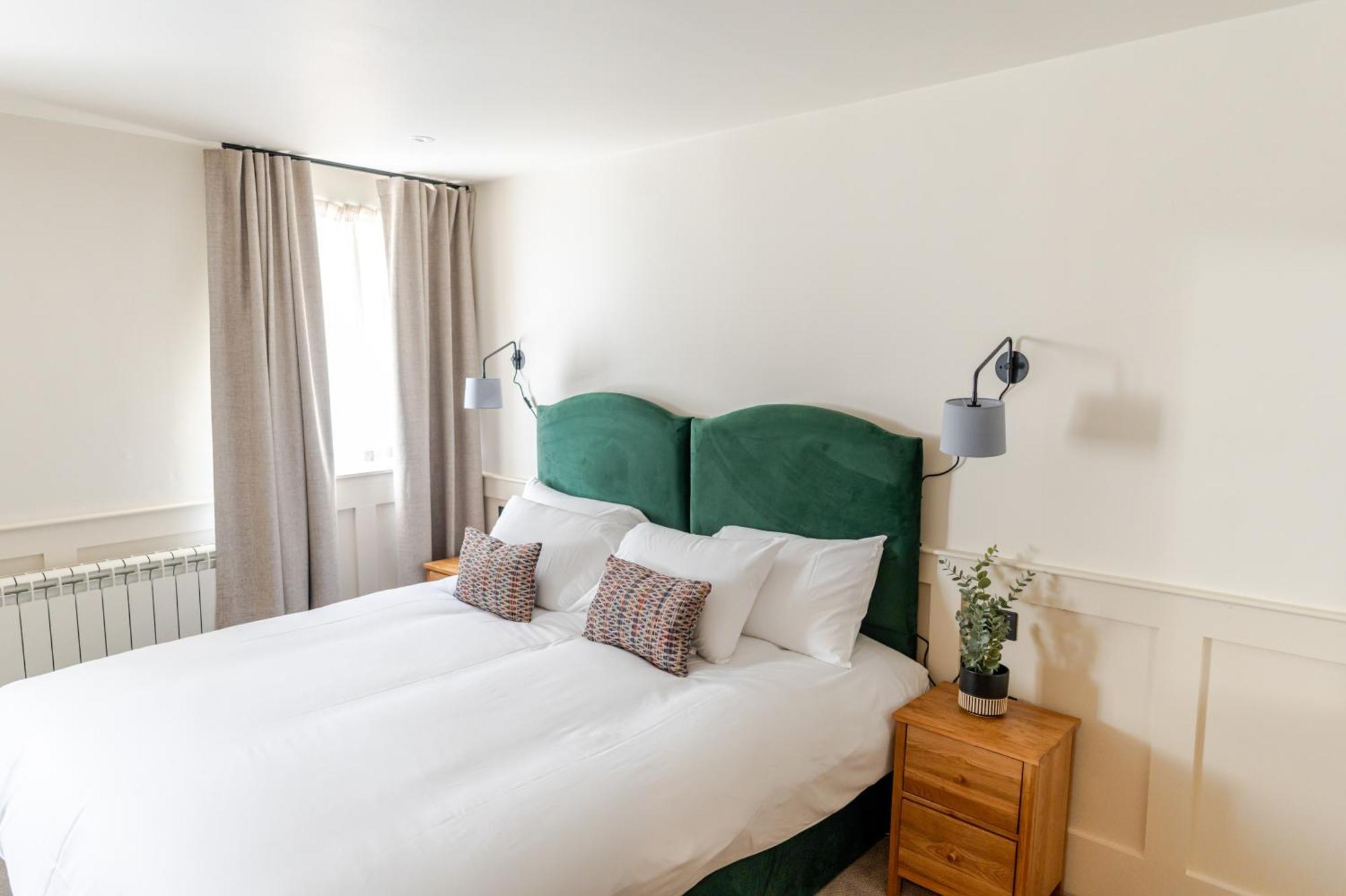 Grove House 3*