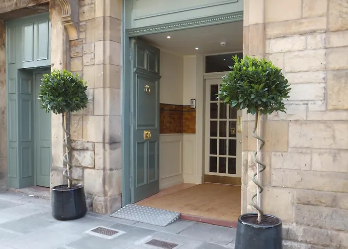 Grove House Hotel