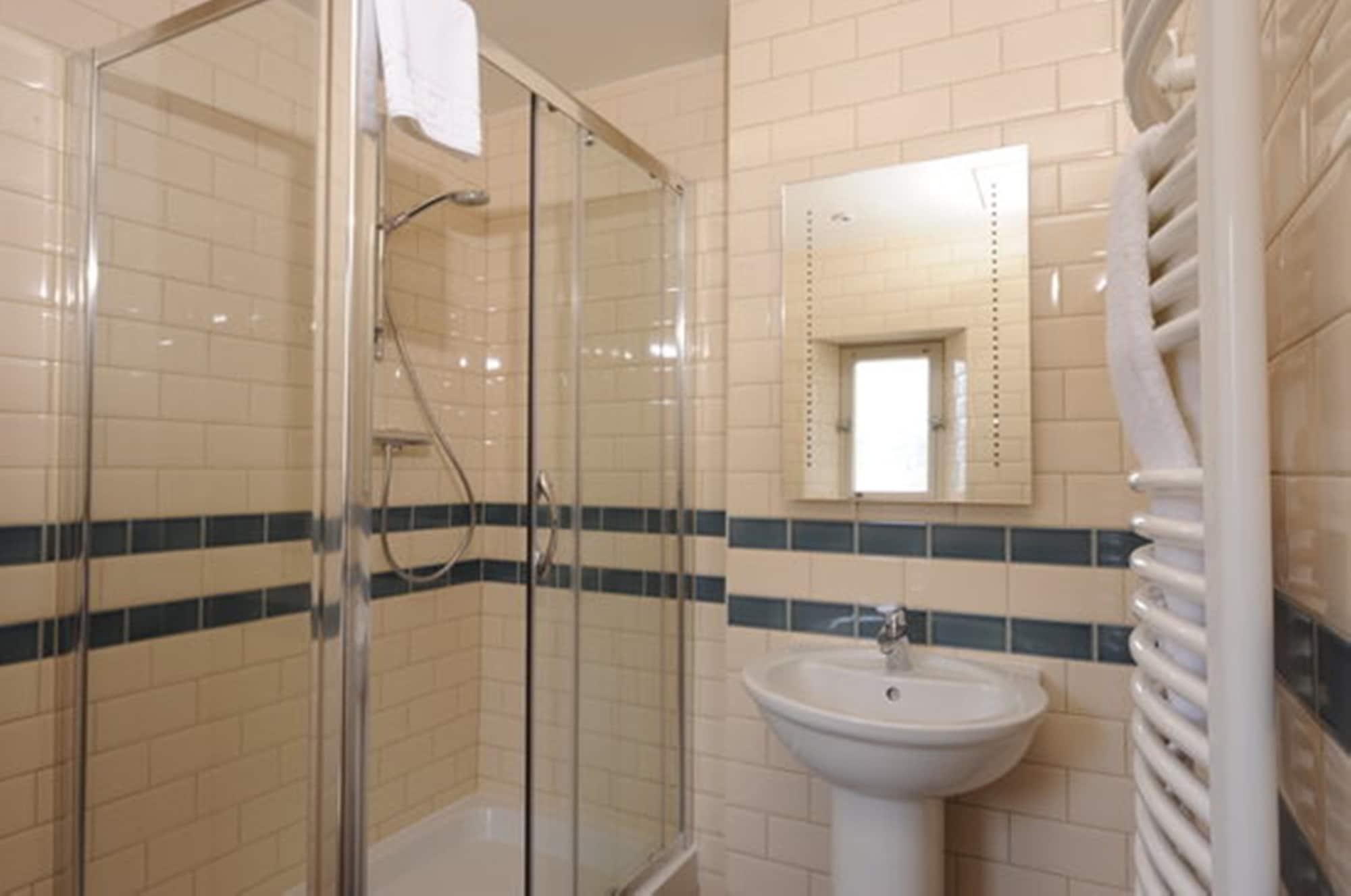 Grove House 3* Эдинбург