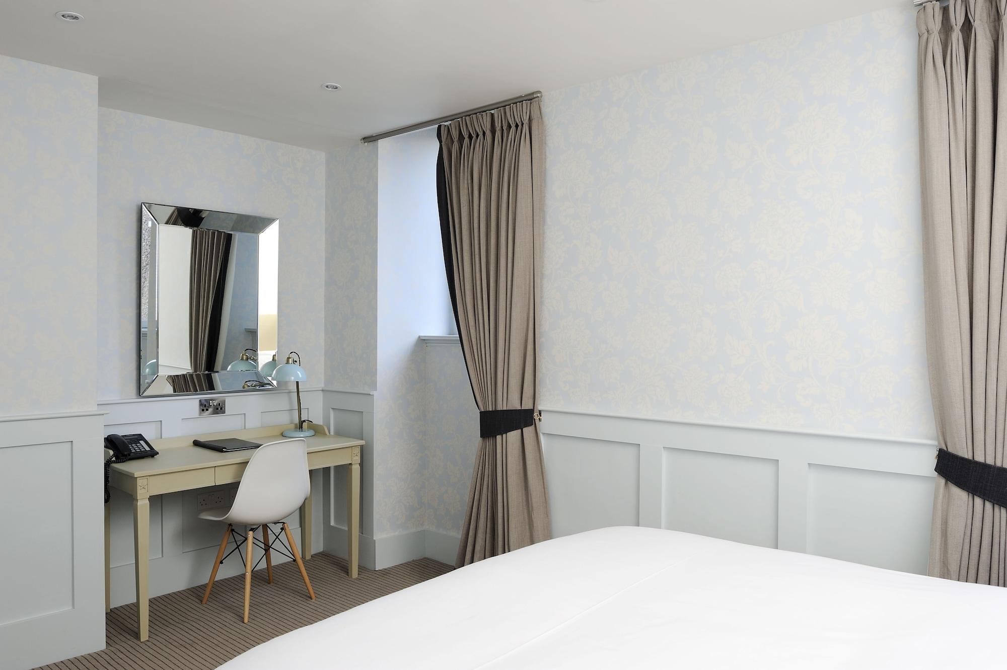 Grove House 3*