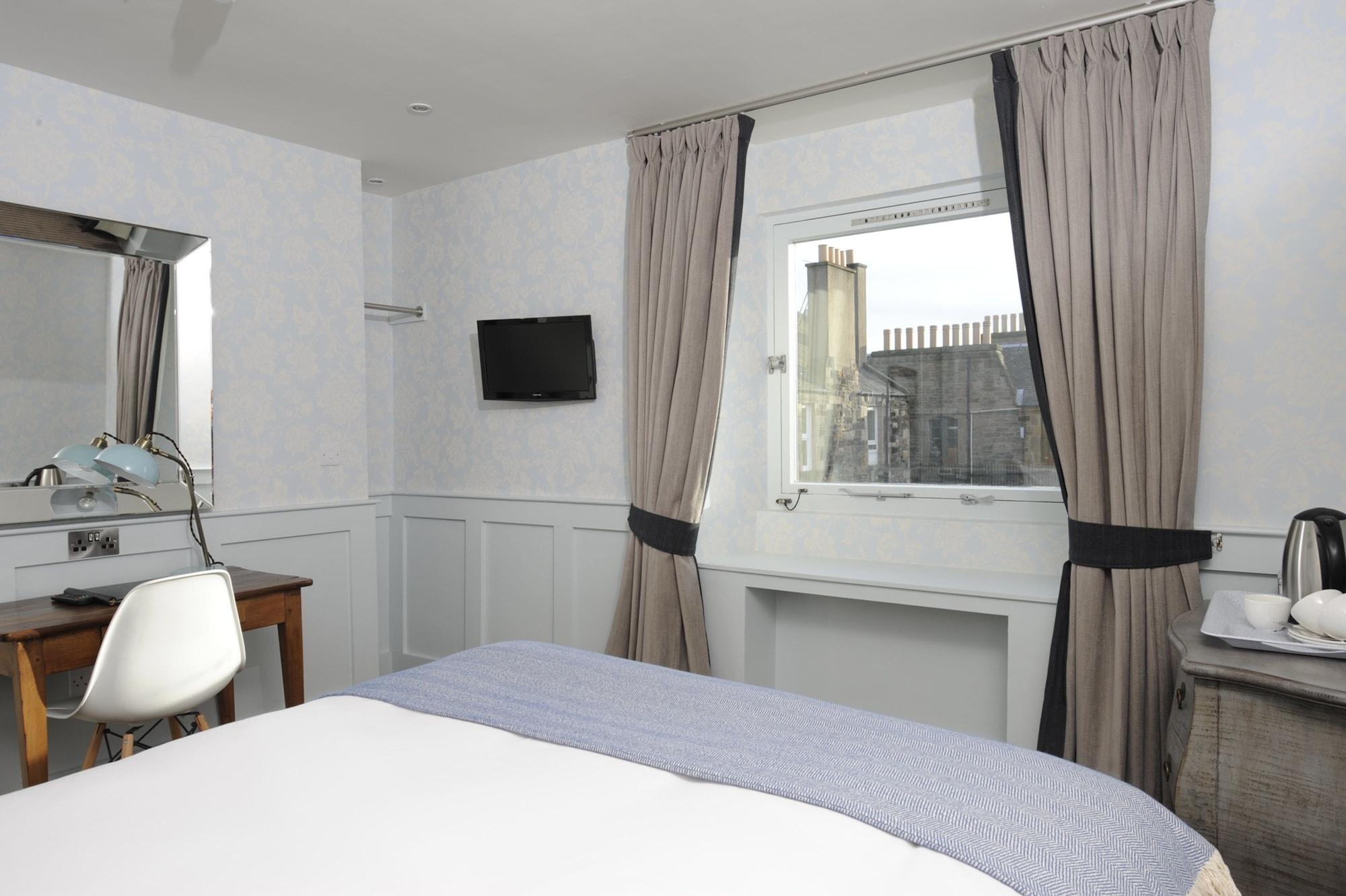 Grove House 3*