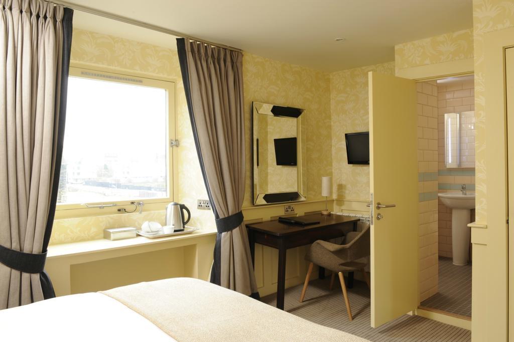 Grove House 3*