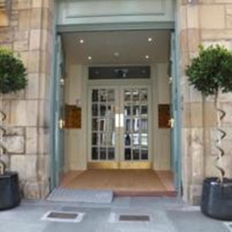 Grove House 3*