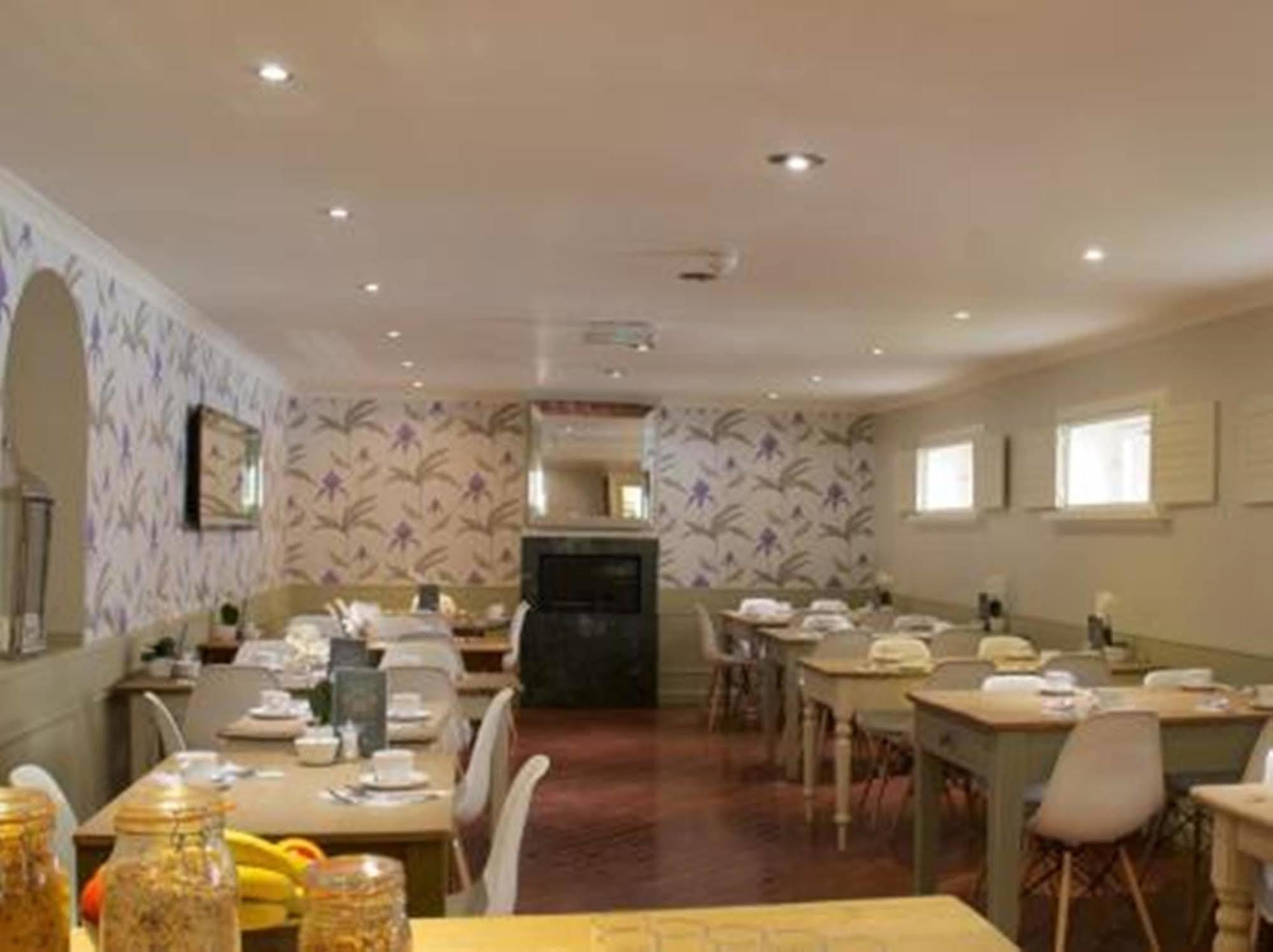 Grove House 3* Эдинбург